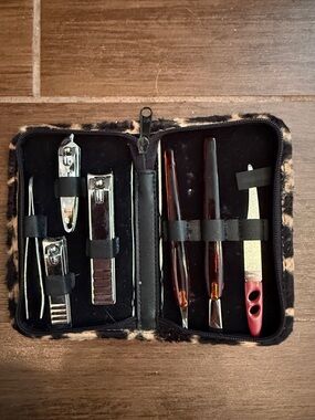 BRAND NEW Grooming Kit - Leopard Trim Case with Silver Tools. Great for Travel!